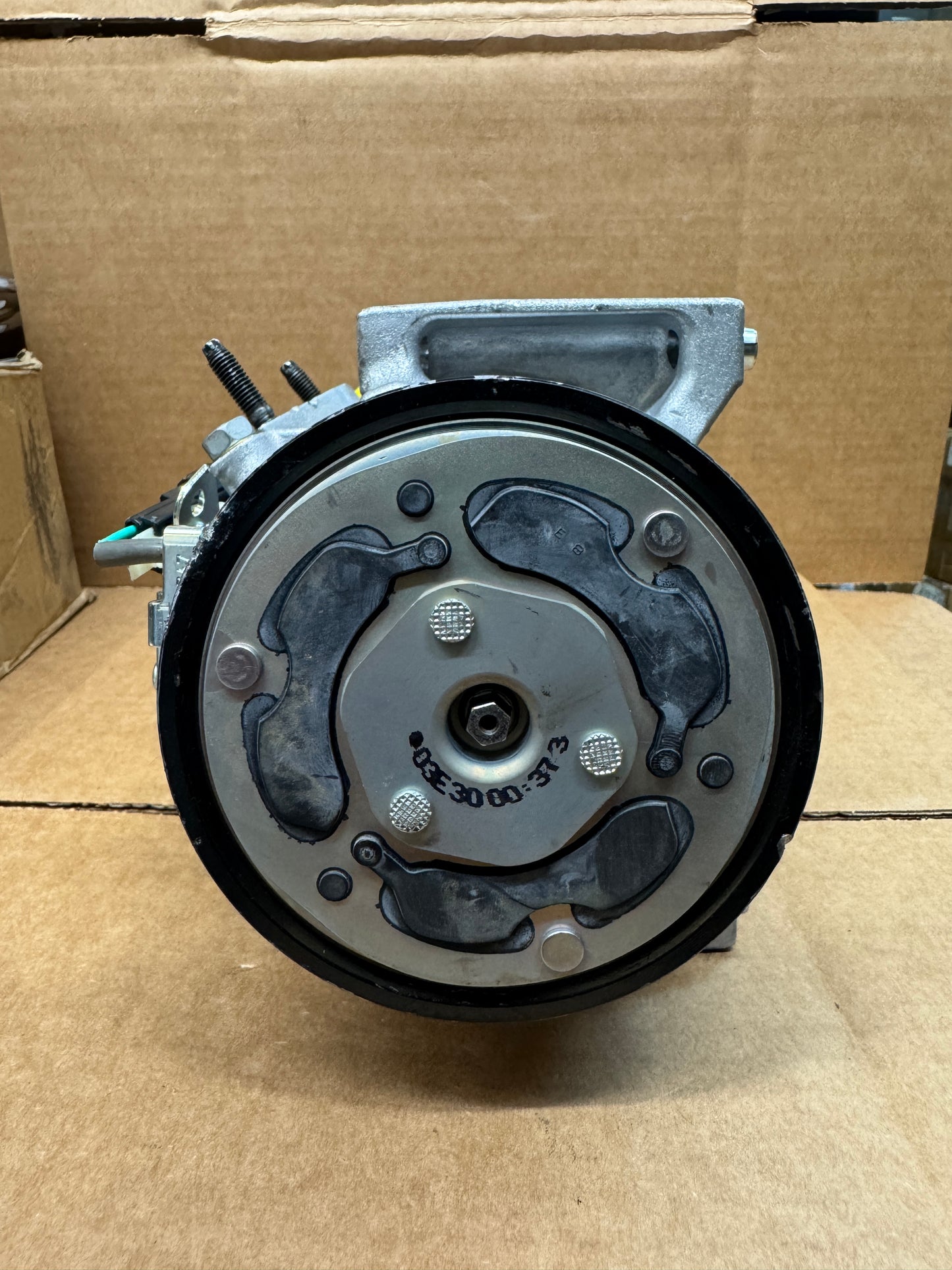 Used OEM AC Compressor L1MZ19703G / L1MZ19703D / MB3Z19703F / L1MZ19703AB / YCC564 / YCC615 / YCC626