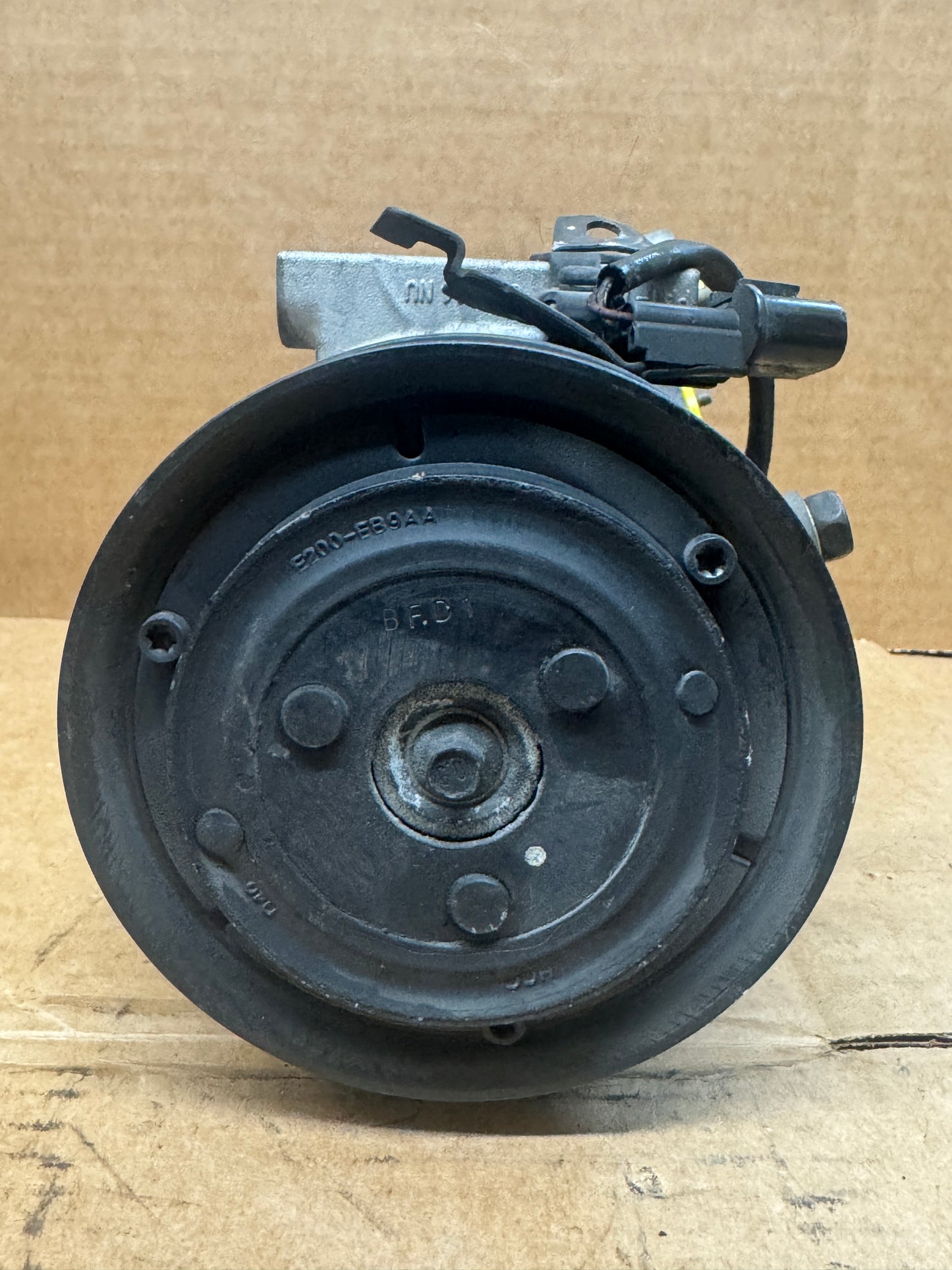 Used OEM AC Compressor 97701-A5800 / 97701-F2800