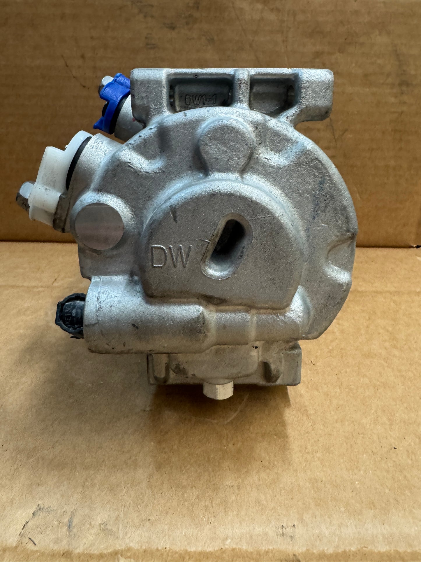 Used OEM AC Compressor 97701-D3950 / 97701D3950