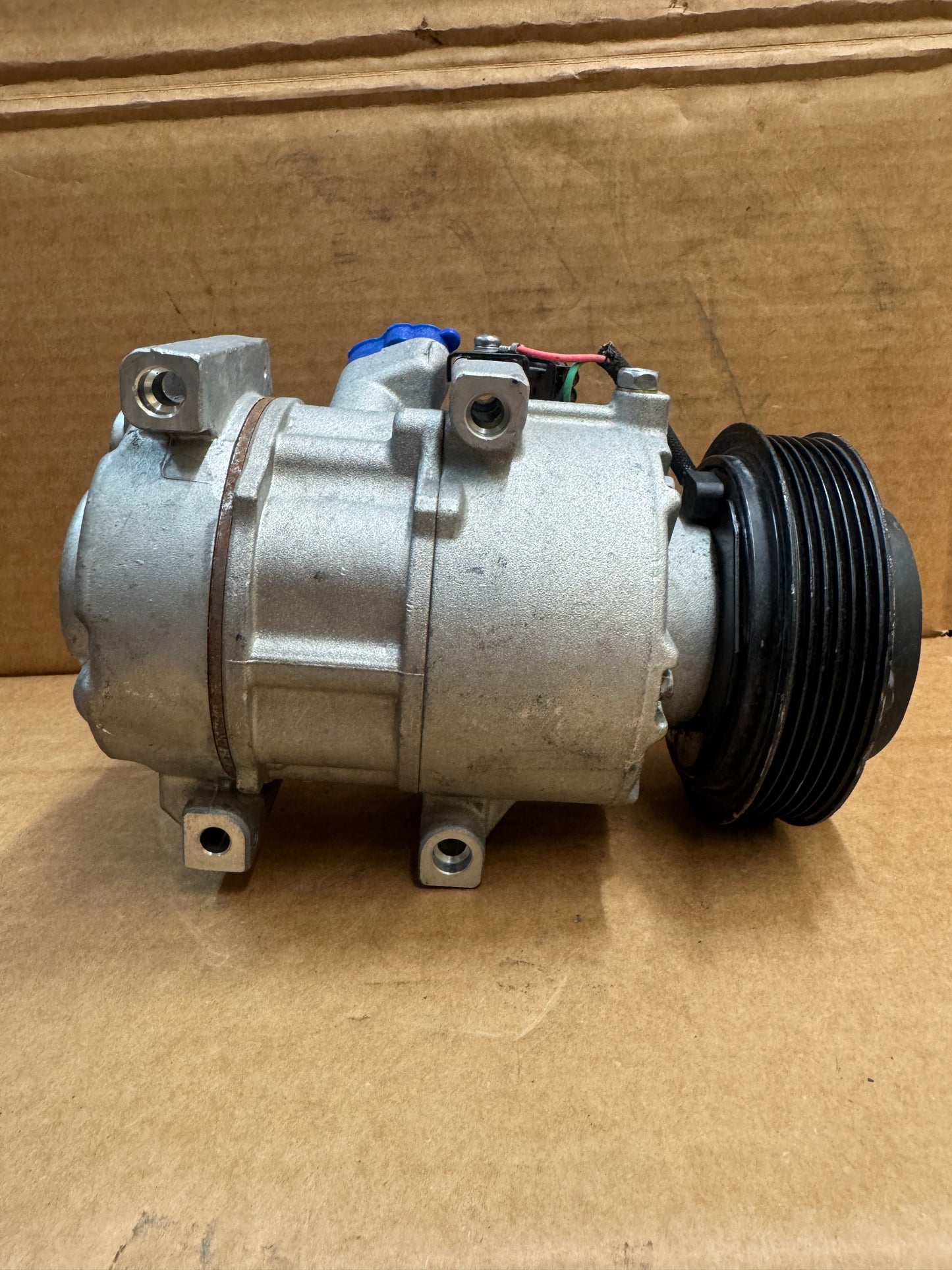 Used OEM AC Compressor 97701-D3950 / 97701D3950