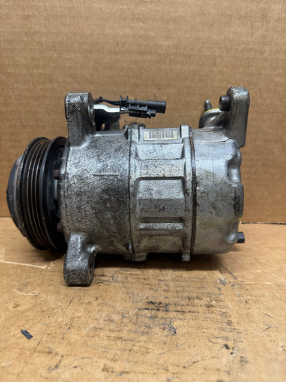 Used OEM AC Compressor 15-22408 / 84417409 / 84877092 / 84849912 / 84664206