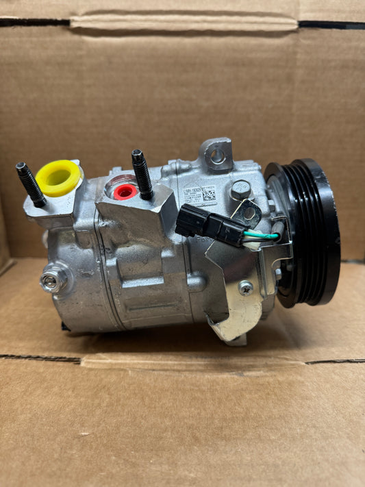 Used OEM AC Compressor L1MZ19703G / L1MZ19703D / MB3Z19703F / L1MZ19703AB / YCC564 / YCC615 / YCC626