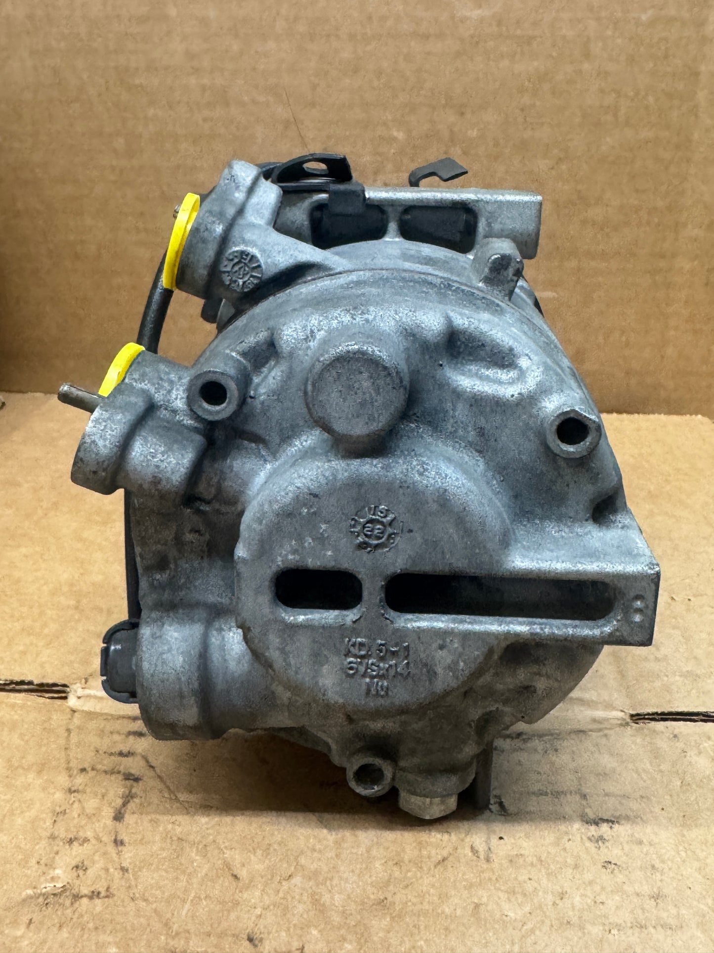 Used OEM AC Compressor 97701-A5800 / 97701-F2800