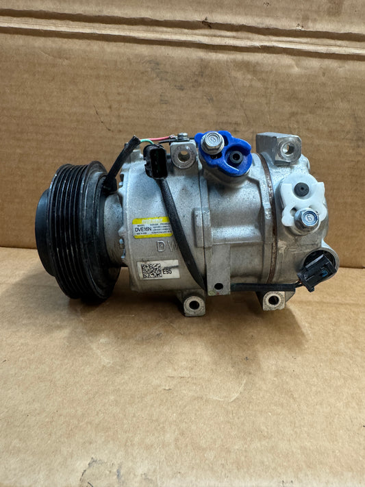 Used OEM AC Compressor 97701-D3950 / 97701D3950