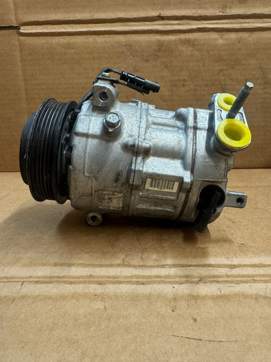 Used OEM AC Compressor 15-22335 / 15-22384 / 15-22399 / 84005713 / 84364335 / 84767892 / 84139372
